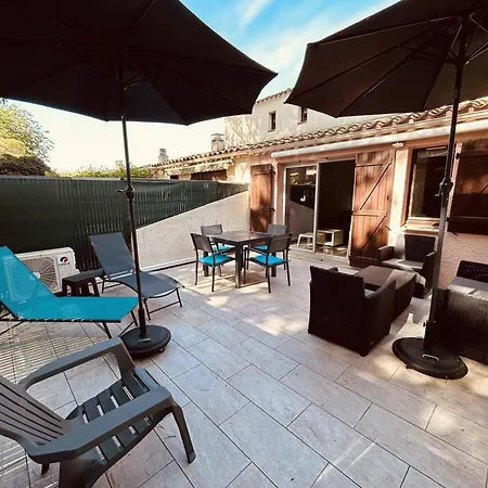 Charmante Climatisée Avec Piscine, Parking Privé Et Proche Plage, Idéale Pour Au Calme - Fr-1-607-158 *